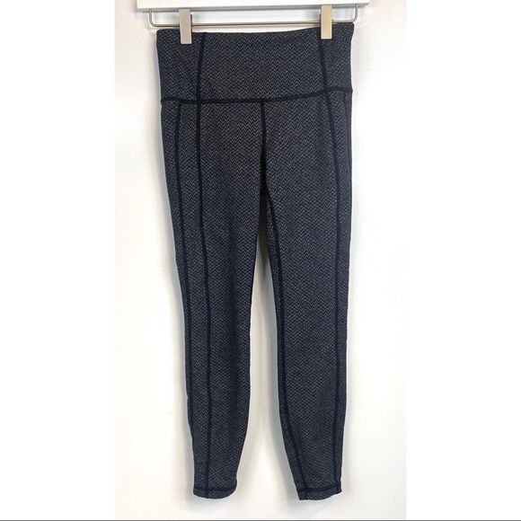 Athleta Criss Cross Power Up Leggings XS EUC - Picture 2 of 8